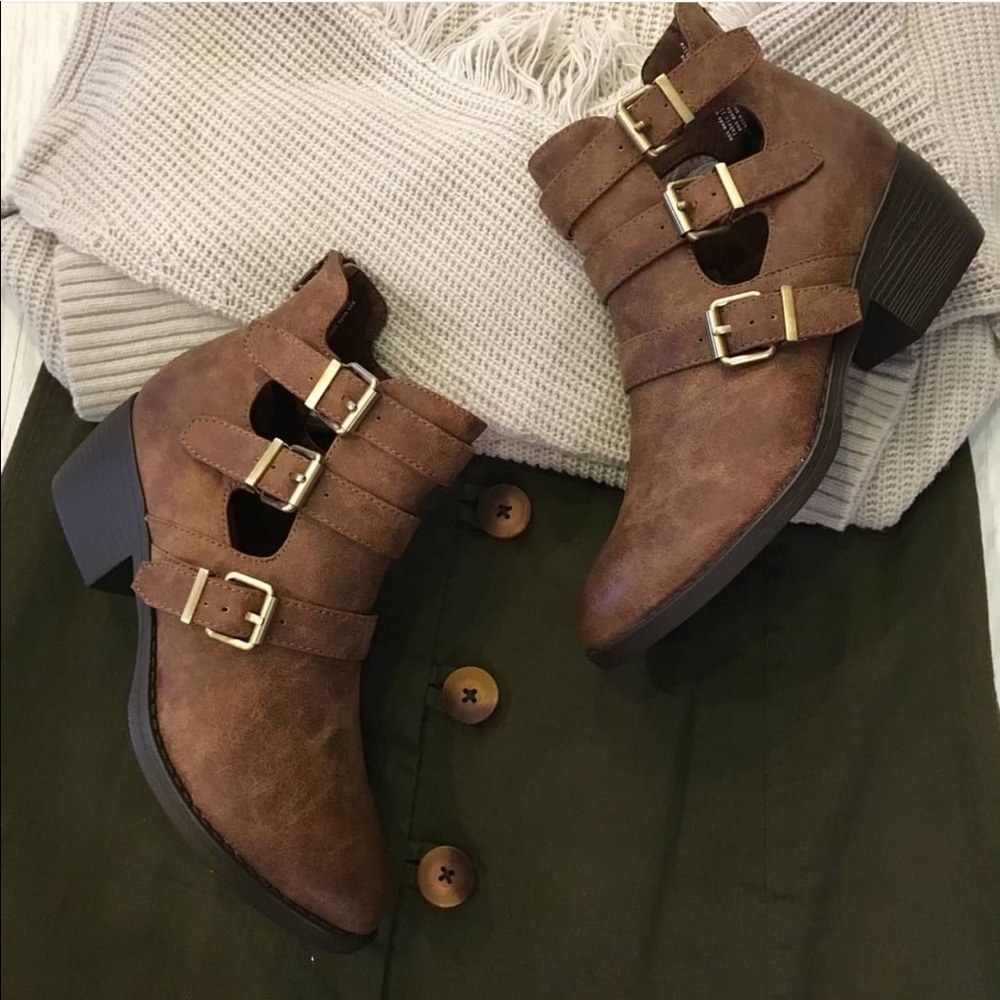 NIB Cognac Vegan Leather Buckle Ankle Booties - Picture 8 of 8
